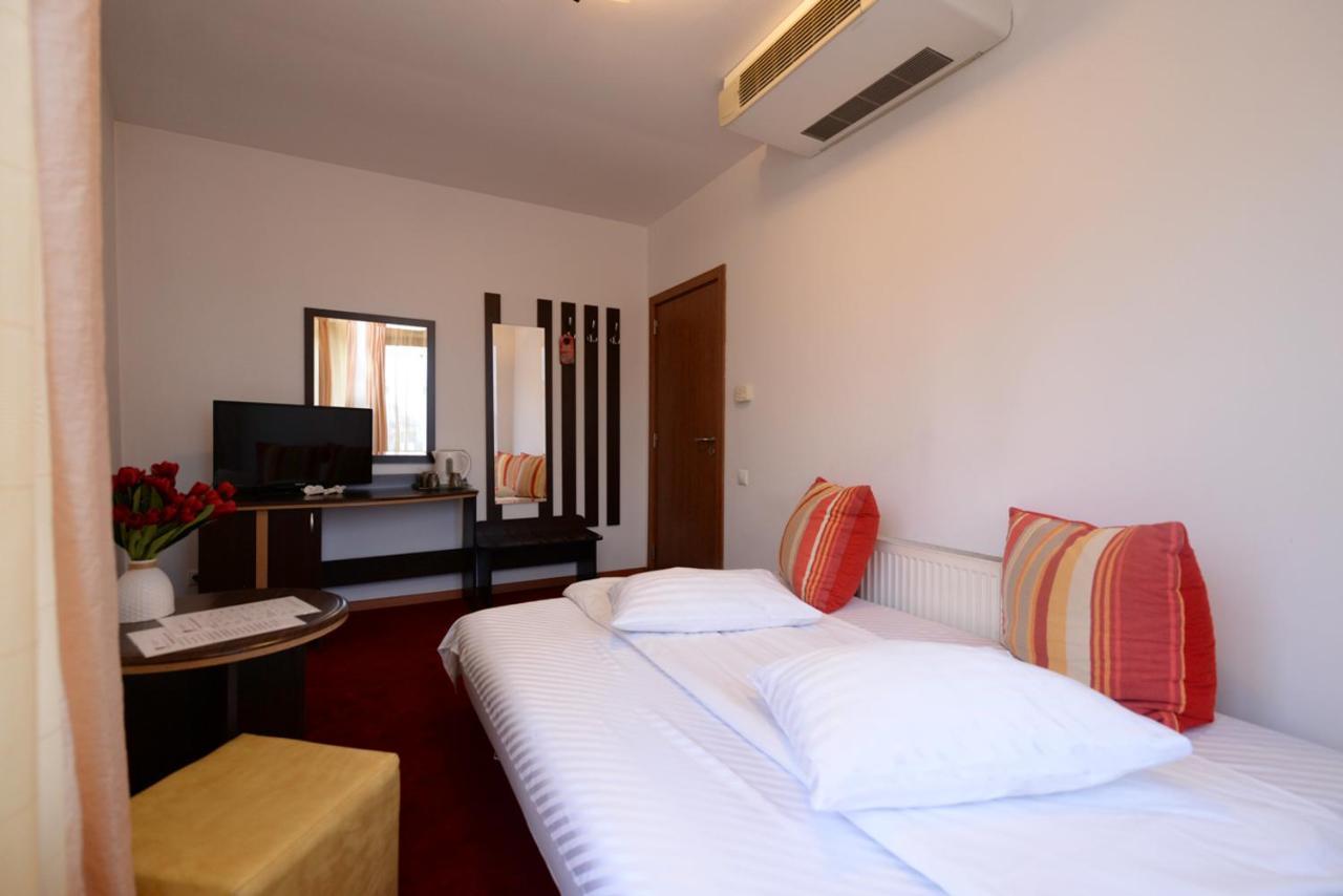 Hotel Belvedere Vatra Dornei Eksteriør billede