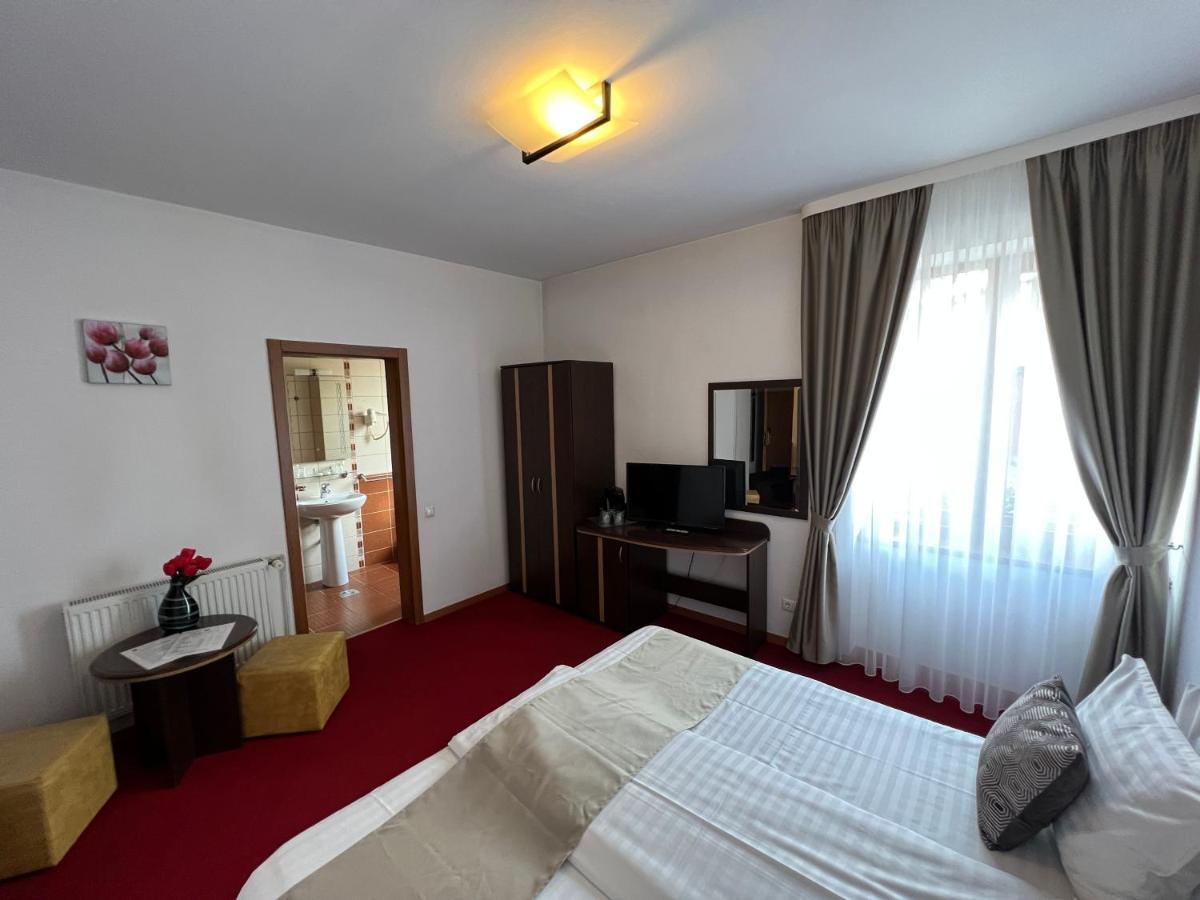 Hotel Belvedere Vatra Dornei Eksteriør billede